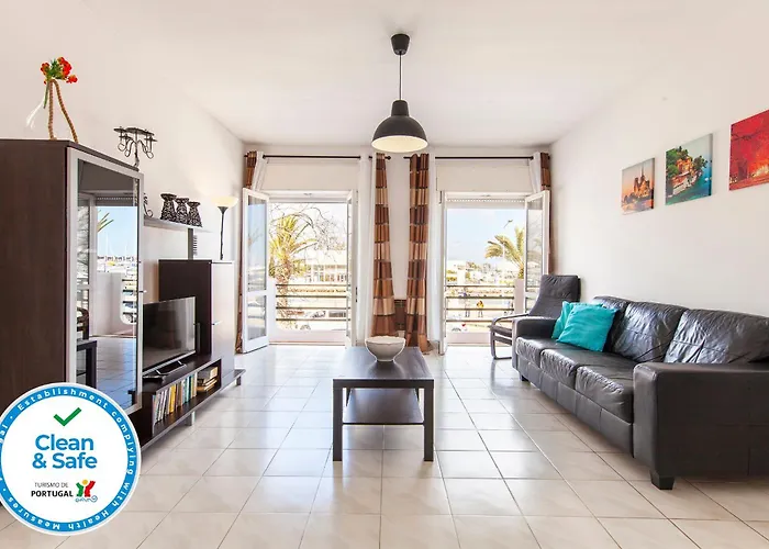 B77 - River View Apartment In Lagos