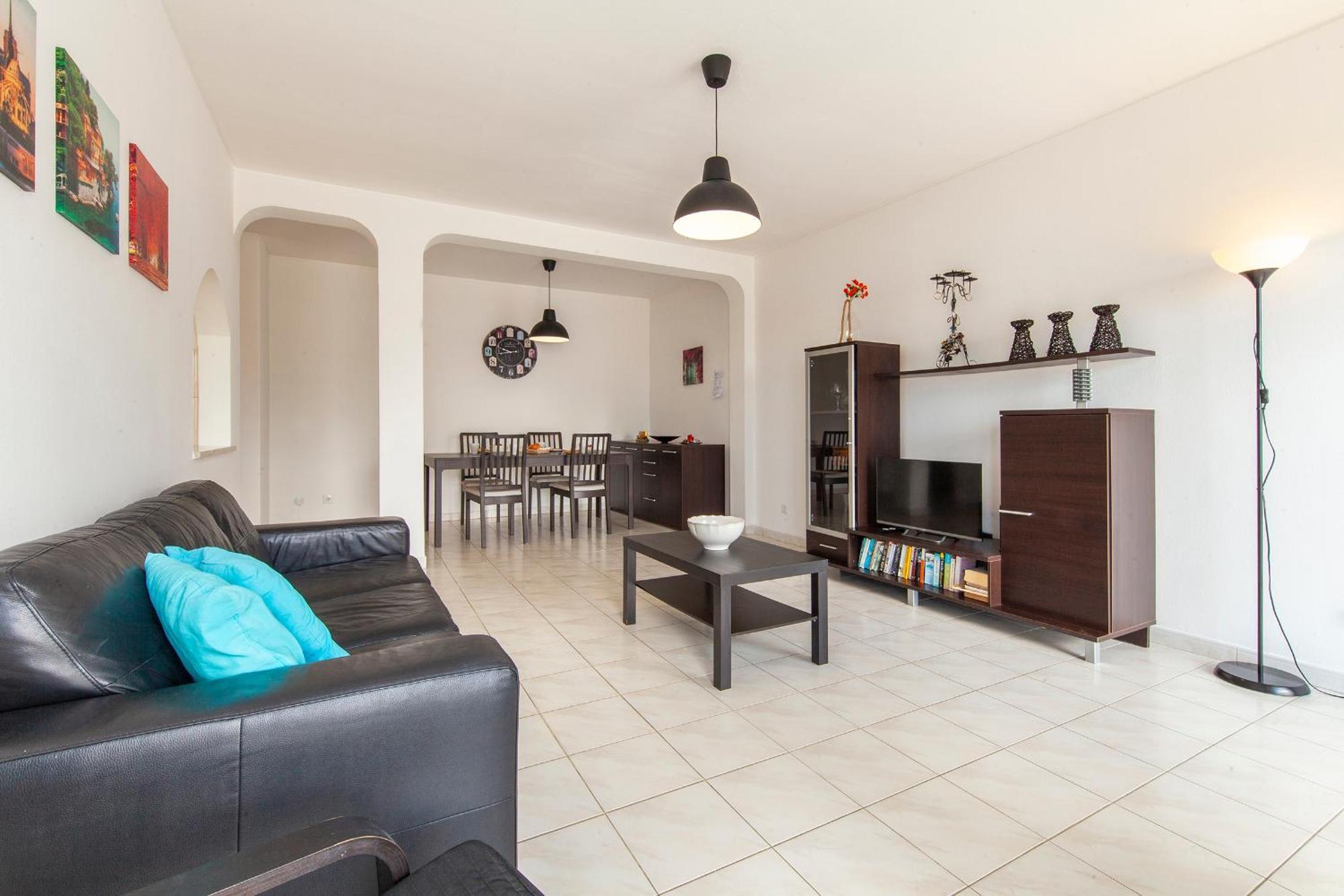 B77 - River View In Apartment *