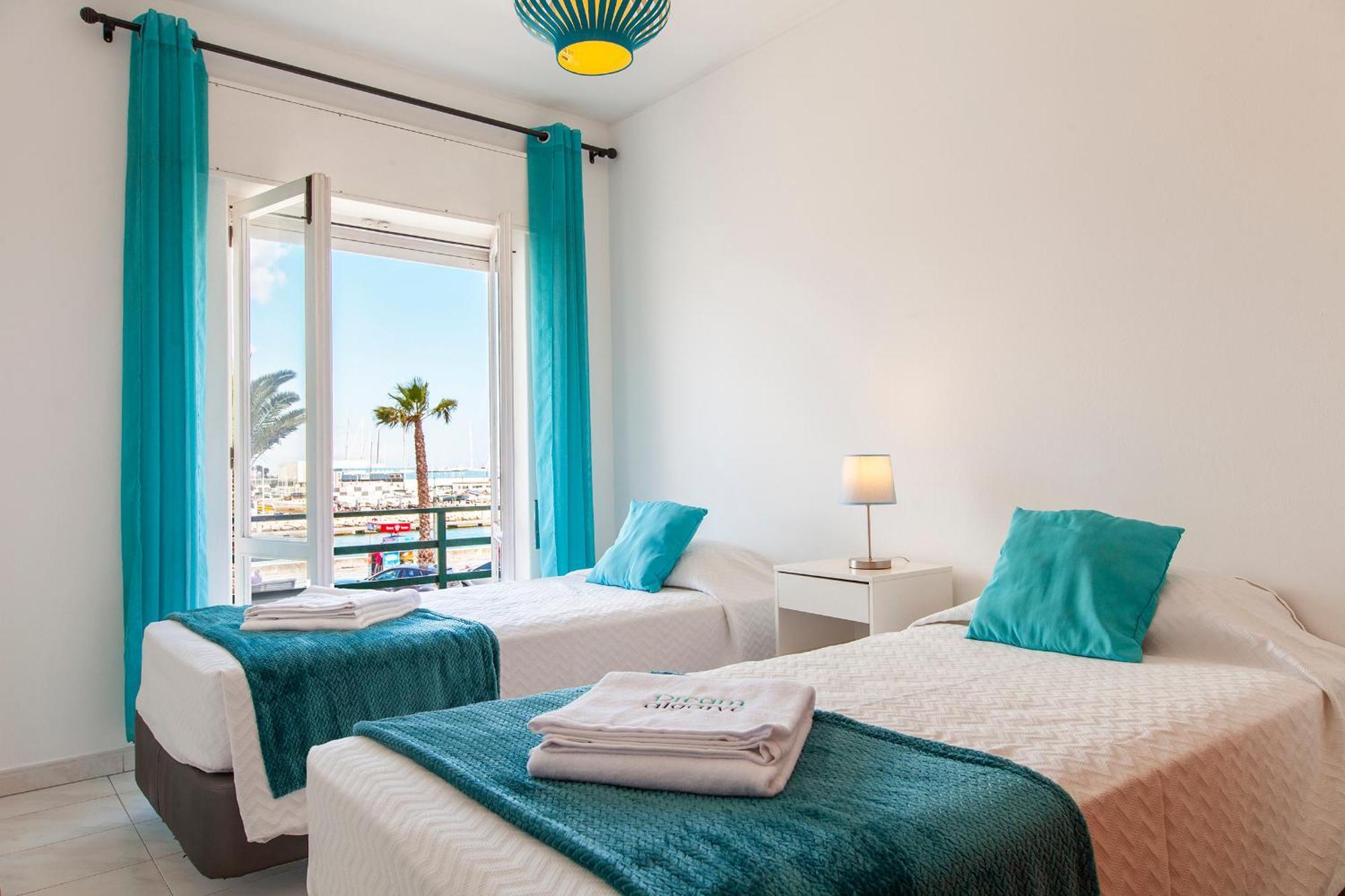 B77 - River View In Apartment Lagos