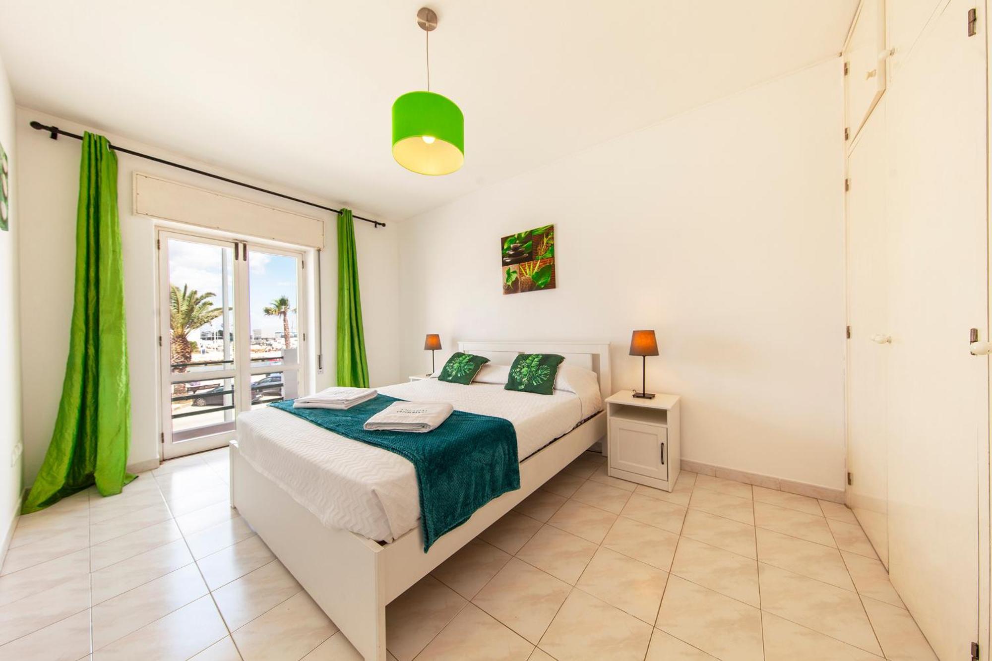 B77 - River View In Apartment *